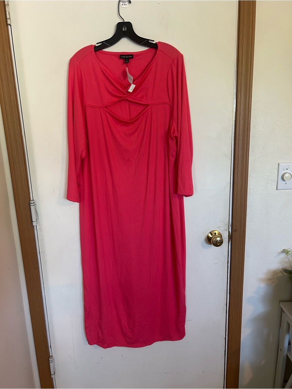 Lame Bryant 22/24 Coral 3/4 sleeves
Twist neck body con dress